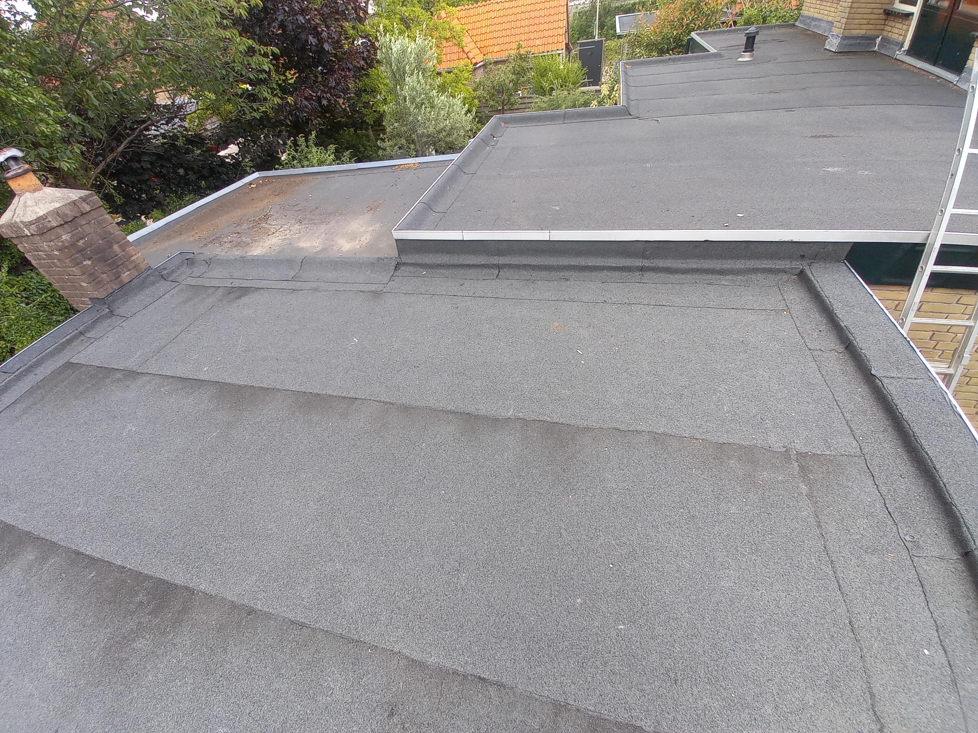 Vakkundige renovatie plat dak garage door BWD Dakwerken in Leerdam